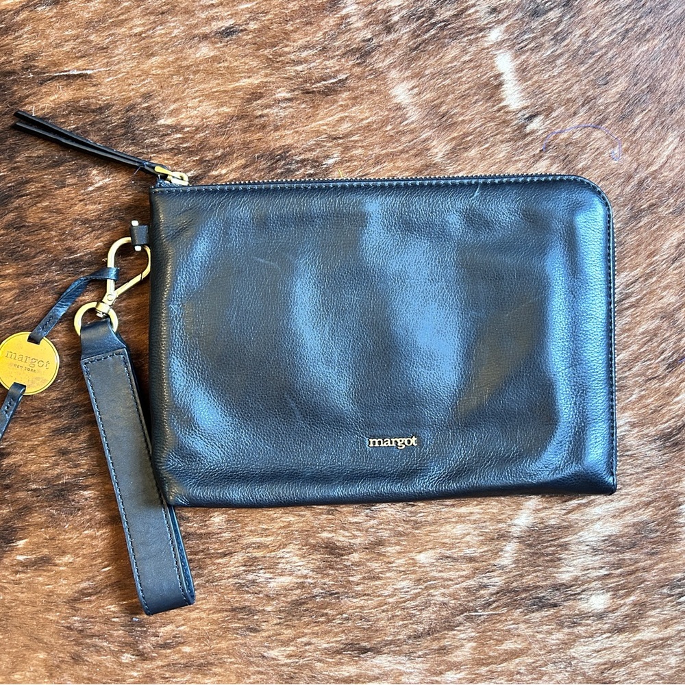 Margot black leather clutch